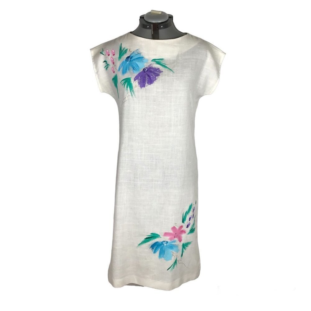 Vintage, unbranded, 70’s white floral shift dress